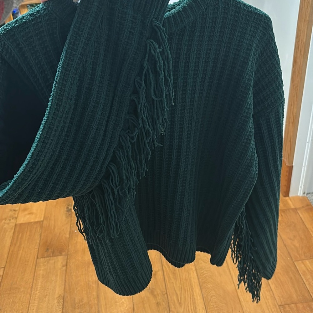 Sweater emerald green.